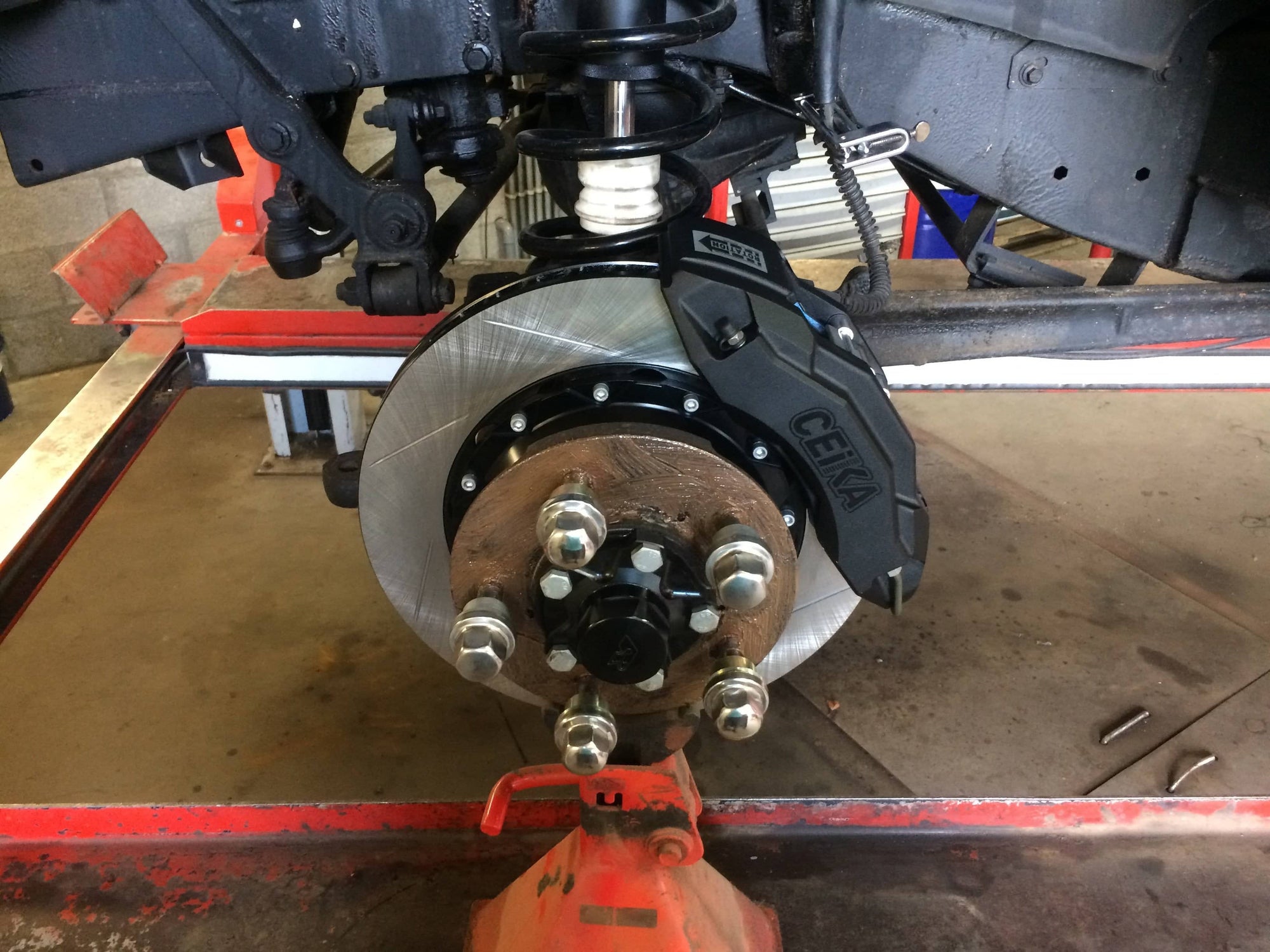 Land Rover Brake Conversion Kit CEIKA Custom Big Brake Kit for Land Rover Defender (90~15) - Ceika ...